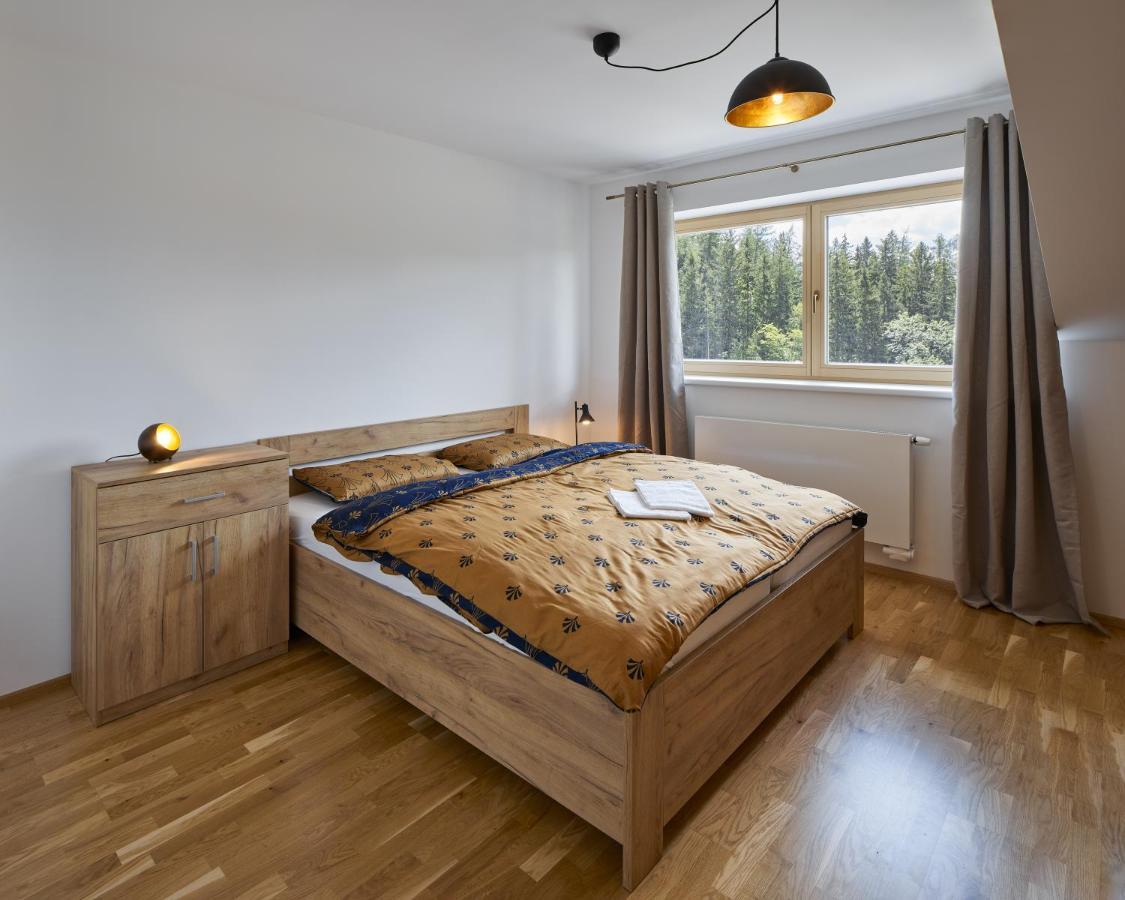 شقة تشيرني دول  في Lucni Apartman Rozmarina المظهر الخارجي الصورة